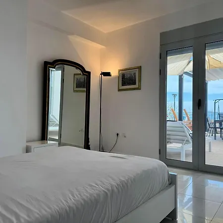 Saranda Terraces Apartment *